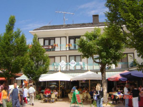 Гостиница Gästehaus Café Heck Titisee  Титизее-Нойштадт
